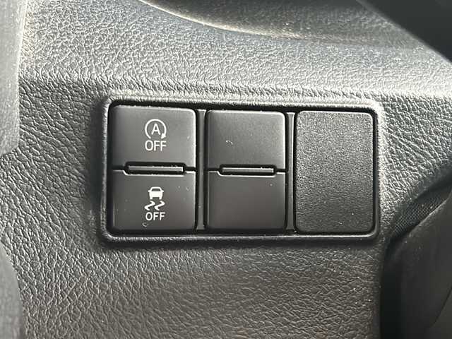 トヨタ シエンタ G クエロ 静岡県 2017(平29)年 5.9万km ブラックマイカ 純正SDナビ/・CD/・DVD/・フルセグＴＶ/・Bluetooth/・AM/・FM/主要装備/・純正ナビ　/・バックカメラ　/・両側パワースライドドア　/・ＬＥＤヘッドライト　/・オートハイビーム　/・オートライト　/・ETC/・トヨタセーフティーセンス　/・レーンキープ　/・プッシュスタート　/・衝突軽減システム　/・ステアリングリモコン/・横滑り防止装置/・純正ホイールキャップ/・フォグランプ/・アイドリングストップ/・