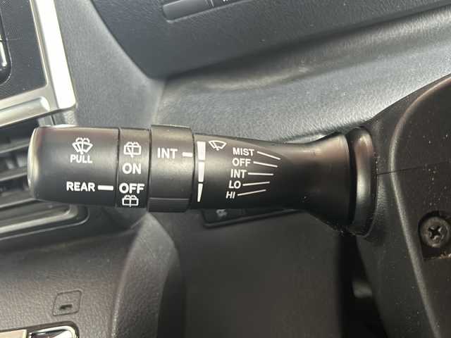 トヨタ シエンタ G クエロ 静岡県 2017(平29)年 5.9万km ブラックマイカ 純正SDナビ/・CD/・DVD/・フルセグＴＶ/・Bluetooth/・AM/・FM/主要装備/・純正ナビ　/・バックカメラ　/・両側パワースライドドア　/・ＬＥＤヘッドライト　/・オートハイビーム　/・オートライト　/・ETC/・トヨタセーフティーセンス　/・レーンキープ　/・プッシュスタート　/・衝突軽減システム　/・ステアリングリモコン/・横滑り防止装置/・純正ホイールキャップ/・フォグランプ/・アイドリングストップ/・