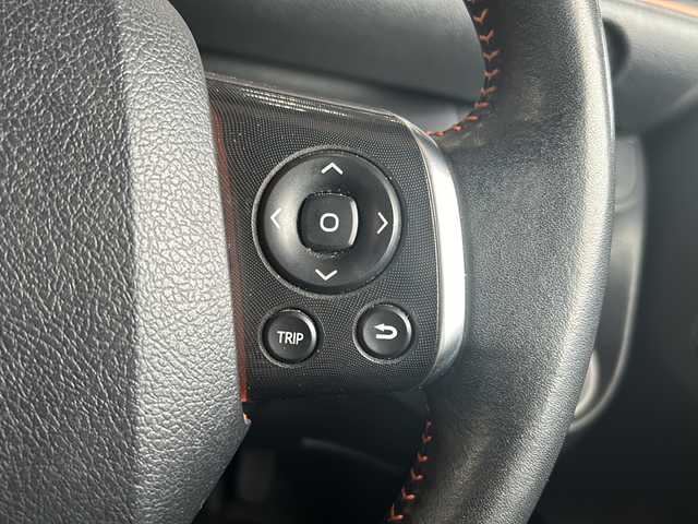 トヨタ シエンタ G クエロ 静岡県 2017(平29)年 5.9万km ブラックマイカ 純正SDナビ/・CD/・DVD/・フルセグＴＶ/・Bluetooth/・AM/・FM/主要装備/・純正ナビ　/・バックカメラ　/・両側パワースライドドア　/・ＬＥＤヘッドライト　/・オートハイビーム　/・オートライト　/・ETC/・トヨタセーフティーセンス　/・レーンキープ　/・プッシュスタート　/・衝突軽減システム　/・ステアリングリモコン/・横滑り防止装置/・純正ホイールキャップ/・フォグランプ/・アイドリングストップ/・