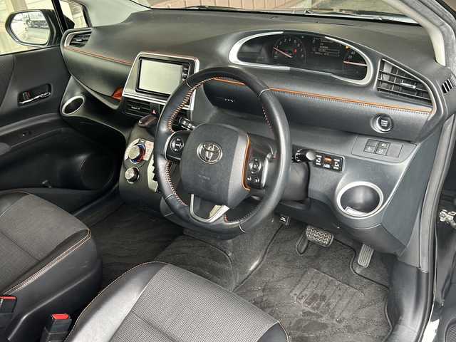 トヨタ シエンタ G クエロ 静岡県 2017(平29)年 5.9万km ブラックマイカ 純正SDナビ/・CD/・DVD/・フルセグＴＶ/・Bluetooth/・AM/・FM/主要装備/・純正ナビ　/・バックカメラ　/・両側パワースライドドア　/・ＬＥＤヘッドライト　/・オートハイビーム　/・オートライト　/・ETC/・トヨタセーフティーセンス　/・レーンキープ　/・プッシュスタート　/・衝突軽減システム　/・ステアリングリモコン/・横滑り防止装置/・純正ホイールキャップ/・フォグランプ/・アイドリングストップ/・