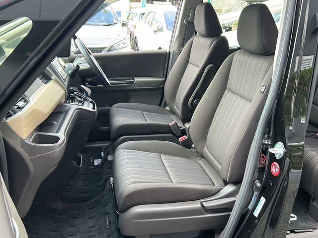 ホンダ フリード ハイブリット G ホンダセンシング 広島県 2019(令1)年 6.9万km プレミアムスパークルブラックパール 禁煙/純正ナビ/CD/DVD/DTV/Bluetooth/バックカメラ/両側パワースライドドア/レーダークルーズコントロール/LEDオートライト/スマートキー/スペアキー/プッシュスタート/ビルトインETC/ドライブレコーダー/ステアリングスイッチ/コーナーセンサー/純正フロアマット/ドアバイザー