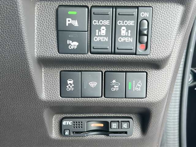 ホンダ フリード ハイブリット G ホンダセンシング 広島県 2019(令1)年 6.9万km プレミアムスパークルブラックパール 禁煙/純正ナビ/CD/DVD/DTV/Bluetooth/バックカメラ/両側パワースライドドア/レーダークルーズコントロール/LEDオートライト/スマートキー/スペアキー/プッシュスタート/ビルトインETC/ドライブレコーダー/ステアリングスイッチ/コーナーセンサー/純正フロアマット/ドアバイザー