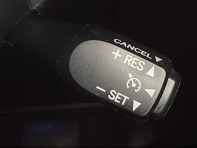 トヨタ ハリアー プレミアム スタイルモーヴ 広島県 2015(平27)年 3.8万km スパークリングブラックパールクリスタルシャイン 純正8型ナビ　/シートヒーター　/バックカメラ　/フルセグTV　/パワーシート　/クルーズコントロール　/オートハイビーム/衝突軽減ブレーキ　/レーンキープアシスト　/LEDヘッドランプ　/ドライブレコーダー　/ETC/純正18インチアルミホイール(235/55/R18)/エアバック（運転席/助手席/サイド/カーテン）