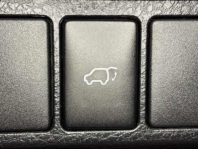 トヨタ ハリアー プレミアム スタイルモーヴ 広島県 2015(平27)年 3.8万km スパークリングブラックパールクリスタルシャイン 純正8型ナビ　/シートヒーター　/バックカメラ　/フルセグTV　/パワーシート　/クルーズコントロール　/オートハイビーム/衝突軽減ブレーキ　/レーンキープアシスト　/LEDヘッドランプ　/ドライブレコーダー　/ETC/純正18インチアルミホイール(235/55/R18)/エアバック（運転席/助手席/サイド/カーテン）