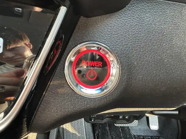 ホンダ ヴェゼル ハイブリッド Z ホンダセンシング 佐賀県 2021(令3)年 9.1万km クリスタルブラックパール ホンダセンシング/レーダークルーズコントロール/純正8インチSDナビ/・バックカメラ/・フルセグTV/BT/CD/DVD/前後ドライブレコーダー/ETC/ハーフレザーシート/前席シートヒーター/純正17インチAW/LEDヘッドライト/オートライト/フォグランプ/革巻きステアリング/パドルシフト/電動パーキングスイッチ/スペアキー×１/取扱説明書/保証書