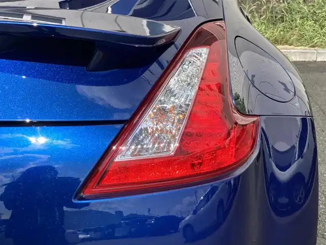 日産 フェアレディ Ｚ バージョンS 静岡県 2021(令3)年 1.7万km オーロラフレアブルーパール 純正HDDナビ/　AM FM CD DVD Bluetooth/ビルトインETC/HIDオートヘッドランプ/純正19インチアルミホイール/革巻きステアリング/ステアリングスイッチ/フロントフォグランプ/スマートキー＆プッシュスタート/純正フロアマット/6速MT/フルセグTV/バックモニター