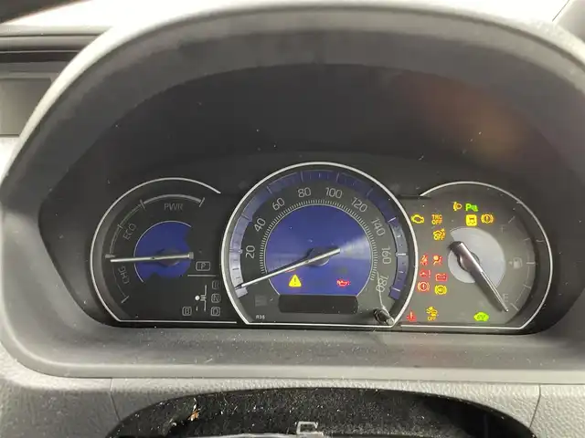 トヨタ エスクァイア ハイブリッド Gi プレミアムパッケージ ブラックテーラード 茨城県 2019(令1)年 5.4万km ホワイトパールクリスタルシャイン 純正9型ナビ/バックカメラ/フルセグ/TRDエアロ/TRDフロントグリル/AC100V/衝突被害軽減ブレーキ/車線逸脱抑制装置/クルーズコントロール/オートマチックハイビーム/クリアランスソナー/両側電動スライドドア/ETC2.0/シートヒーター/社外15インチAW/LEDヘッドライト/スマートキー