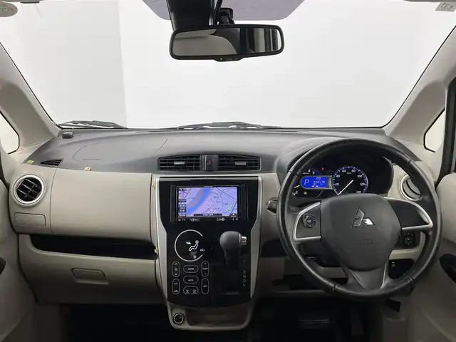 三菱 ｅＫワゴン G　セーフティPKG 大分県 2015(平27)年 3.1万km シルキーホワイト 社外SDナビ/（フルセグ/CD/DVD/AM/FM)/アラウンドビューモニター/衝突軽減ブレーキ/オートハイビーム/オートライト/HIDヘッドライト/オートエアコン/運転席シートヒーター/純正アルミホイール/電動格納ミラー/プッシュスタート・スマートキー/保証書・取扱説明書