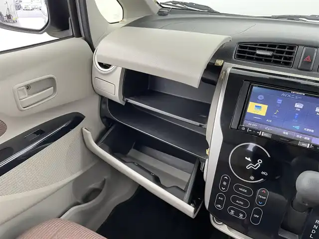 三菱 ｅＫワゴン G　セーフティPKG 大分県 2015(平27)年 3.1万km シルキーホワイト 社外SDナビ/（フルセグ/CD/DVD/AM/FM)/アラウンドビューモニター/衝突軽減ブレーキ/オートハイビーム/オートライト/HIDヘッドライト/オートエアコン/運転席シートヒーター/純正アルミホイール/電動格納ミラー/プッシュスタート・スマートキー/保証書・取扱説明書