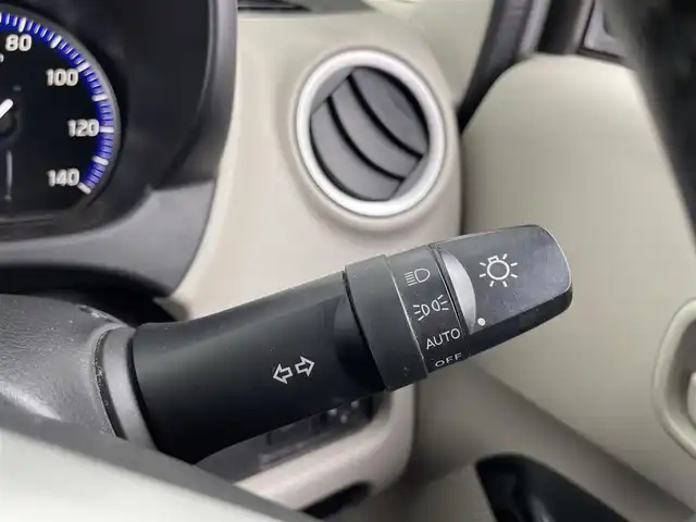 三菱 ｅＫワゴン G　セーフティPKG 大分県 2015(平27)年 3.1万km シルキーホワイト 社外SDナビ/（フルセグ/CD/DVD/AM/FM)/アラウンドビューモニター/衝突軽減ブレーキ/オートハイビーム/オートライト/HIDヘッドライト/オートエアコン/運転席シートヒーター/純正アルミホイール/電動格納ミラー/プッシュスタート・スマートキー/保証書・取扱説明書