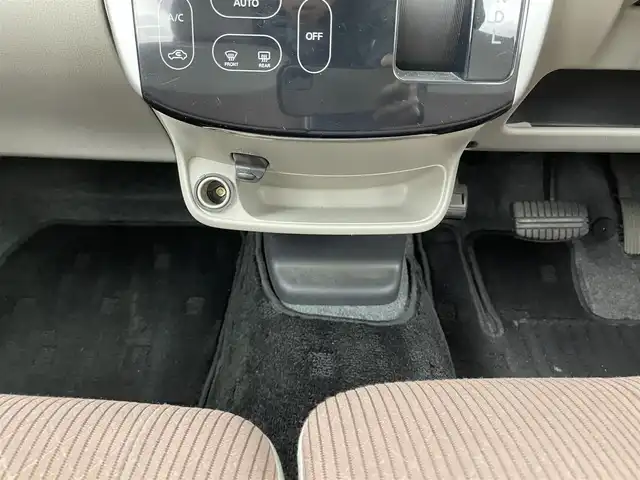 三菱 ｅＫワゴン G　セーフティPKG 大分県 2015(平27)年 3.1万km シルキーホワイト 社外SDナビ/（フルセグ/CD/DVD/AM/FM)/アラウンドビューモニター/衝突軽減ブレーキ/オートハイビーム/オートライト/HIDヘッドライト/オートエアコン/運転席シートヒーター/純正アルミホイール/電動格納ミラー/プッシュスタート・スマートキー/保証書・取扱説明書