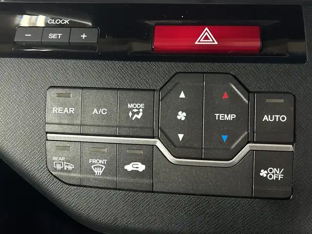 ホンダ ステップワゴン スパーダ Z 神奈川県 2013(平25)年 9万km プレミアムスパークルブラックパール 純正9インチナビ/バックカメラ/ビルトインETC/ステアリングリモコン/パドルシフト/オートエアコン/両側パワースライドドア/純正HIDヘッドライト/フォグランプ/純正16インチアルミホイール/横滑り防止機能/ヒルスタートアシスト/電動格納ウィンカーミラー/ドアバイザー