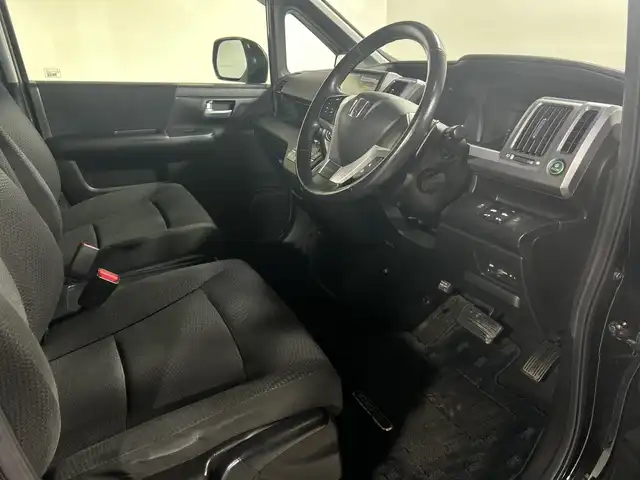 ホンダ ステップワゴン スパーダ Z 神奈川県 2013(平25)年 9万km プレミアムスパークルブラックパール 純正9インチナビ/バックカメラ/ビルトインETC/ステアリングリモコン/パドルシフト/オートエアコン/両側パワースライドドア/純正HIDヘッドライト/フォグランプ/純正16インチアルミホイール/横滑り防止機能/ヒルスタートアシスト/電動格納ウィンカーミラー/ドアバイザー