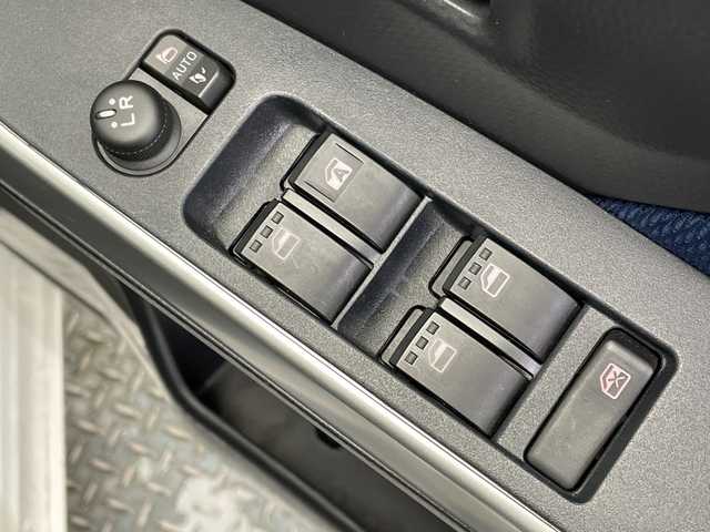 トヨタ ルーミー カスタムG－T 栃木県 2019(令1)年 5.1万km パールホワイトⅢ ワンオーナー/ターボ/SDナビ/（CD/DVD/Bluetooth/フルセグTV）/バックモニター/スマートアシスト/前後コーナーセンサー/ビルトインETC/両側パワースライドドア/前席シートヒーター/オートライト/LEDヘッドライト/横滑り防止装置/フォグランプ/スマートキー/プッシュスタート/アイドリングストップ/ステアリングスイッチ/革巻きステアリング/電動格納ミラー/純正アルミホイール/純正フロアマット