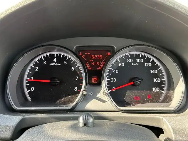日産 ノート メダリスト X 群馬県 2018(平30)年 1.6万km ブリリアントシルバー 純正メモリーナビ/(フルセグTV/CD/DVD/Bluetooth/SD/FM/AM)/アラウンドビューモニター/コーナーセンサー/レーンキープアシスト/衝突軽減ブレーキ/横滑り防止装置/デジタルインナーミラー/純正ドラレコ（前方）/ハーフレザーシート/運転席アームレスト/ETC/LEDヘッドライト/オートライト/電動格納ウインカーミラー/純正フロアマット/純正ドアバイザー/アイドリングストップ/プッシュスタート/保証書/取扱説明書/スペアキー1本