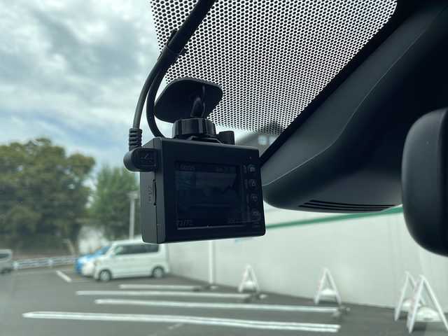 トヨタ ヤリスクロス ハイブリッド Z 東京都 2021(令3)年 5.2万km ホワイトパールクリスタルシャイン ワンオーナー/メモリナビ/フルセグテレビ/全方位カメラ/ETC/ハーフレザーシート