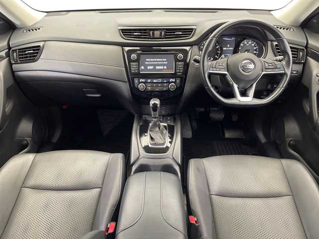 日産 エクストレイル 20Xi 栃木県 2020(令2)年 4.2万km ダイヤモンドブラック メモリーナビ/（CD/Bluetooth/USB/フルセグTV）/バックカメラ/全方位カメラ/衝突軽減ブレーキ/前後コーナーセンサー/前方ドラレコ/パワーバックドア/パワーシート/全席シートヒーター/合皮シート/禁煙車/デジタルインナーミラー/オートライト/LEDヘッドライト/横滑り防止装置/フォグランプ/スマートキー/プッシュスタート/アイドリングストップ/ステアリングスイッチ/革巻きステアリング/電動格納ミラー/純正アルミホイール/社外フロアマット