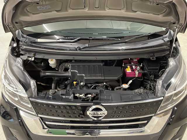 日産 デイズ ルークス ハイウェイスター Xターボ 熊本県 2019(平31)年 6万km ブラック 純正メモリーナビ（ＤＶＤ/ＣＤ/ＢＴ/フルセグ）/全周囲カメラ/ＥＴＣ/前方ドライブレコーダー/アイドリングストップ/衝突被害軽減システム/レーンキープアシスト/ステアリングリモコン/コーナーセンサー/左側パワースライドドア/純正１４inアルミホイール/オートライト/ＬＥＤライト/ウィンカーミラー/電動格納ミラー/スマートキー/プッシュスタート/横滑り防止装置/ドアバイザー/フロアマット/スマートスペアキー有