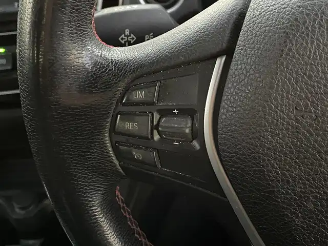 ＢＭＷ １１８ｄ スポーツ 東京都 2017(平29)年 14.2万km サファイアブラックP ユーザー買取車/純正ナビ/・AUX/CD/DVD/BT/USB/バックカメラ/追従クルコン/レーンキープアシスト/クリアランスソナー/harman/kardonサウンドシステム/横滑り防止装置/ドライブモード/ミラー一体型ＥＴＣ/アイドリングストップ/純正アルミ/Ｆフォグランプ/プッシュスタート