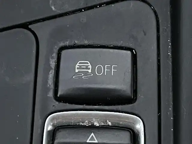 ＢＭＷ １１８ｄ スポーツ 東京都 2017(平29)年 14.2万km サファイアブラックP ユーザー買取車/純正ナビ/・AUX/CD/DVD/BT/USB/バックカメラ/追従クルコン/レーンキープアシスト/クリアランスソナー/harman/kardonサウンドシステム/横滑り防止装置/ドライブモード/ミラー一体型ＥＴＣ/アイドリングストップ/純正アルミ/Ｆフォグランプ/プッシュスタート