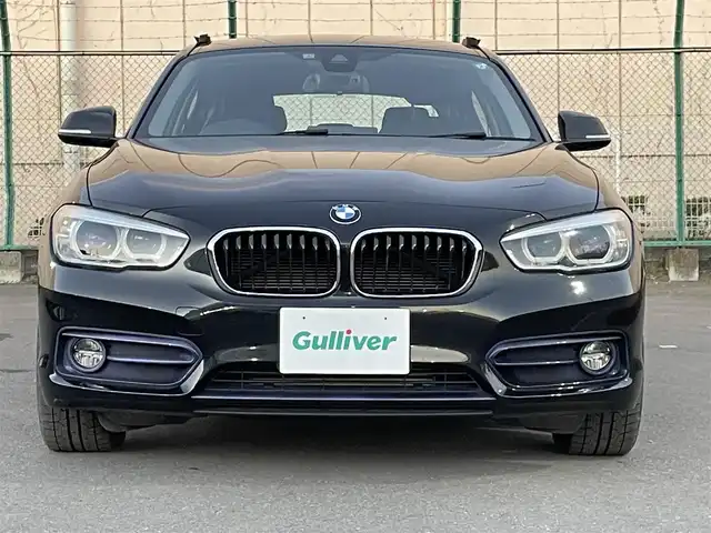 ＢＭＷ １１８ｄ スポーツ 東京都 2017(平29)年 14.2万km サファイアブラックP ユーザー買取車/純正ナビ/・AUX/CD/DVD/BT/USB/バックカメラ/追従クルコン/レーンキープアシスト/クリアランスソナー/harman/kardonサウンドシステム/横滑り防止装置/ドライブモード/ミラー一体型ＥＴＣ/アイドリングストップ/純正アルミ/Ｆフォグランプ/プッシュスタート