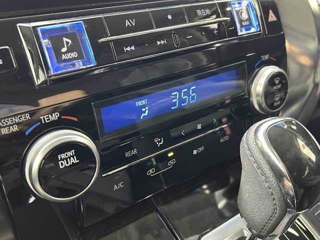 トヨタ ヴェルファイア Z 宮城県 2015(平27)年 6万km ブラック アルパイン10インチナビ/12.8インチフリップダウンモニター/両側パワースライドドア/RS-Rダウンサス(純正部品車載)/バックカメラ/ビルトインETC/プッシュスタート/スマートキー/オートライト/LEDヘッドライト/フォグランプ/ドアバイザー/純正フロアマット/レザー調シートカバー/純正18インチアルミホイール