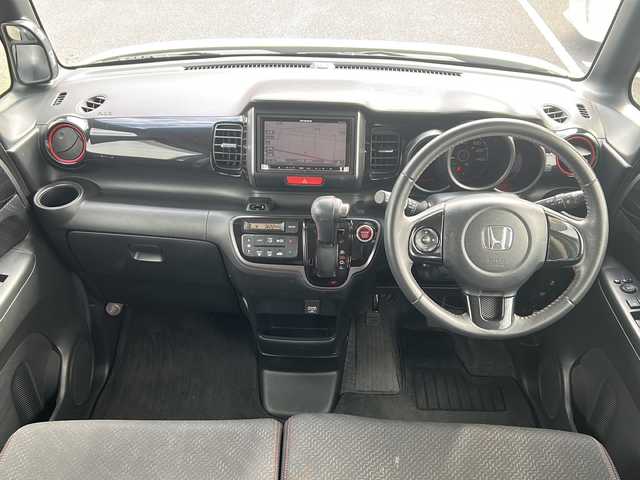 ホンダ Ｎ ＢＯＸ カスタム SSパッケージ 佐賀県 2014(平26)年 7.9万km プレミアムホワイトパール Carrozzeriaナビ/CTBA/両側パワースライドドア/ETC/革巻きステアリング/ステアリングリモコン/プッシュスタート/スマートキー/HIDヘッドライト/フォグライト/純正アルミホイール