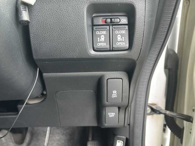 ホンダ Ｎ ＢＯＸ カスタム SSパッケージ 佐賀県 2014(平26)年 7.9万km プレミアムホワイトパール Carrozzeriaナビ/CTBA/両側パワースライドドア/ETC/革巻きステアリング/ステアリングリモコン/プッシュスタート/スマートキー/HIDヘッドライト/フォグライト/純正アルミホイール