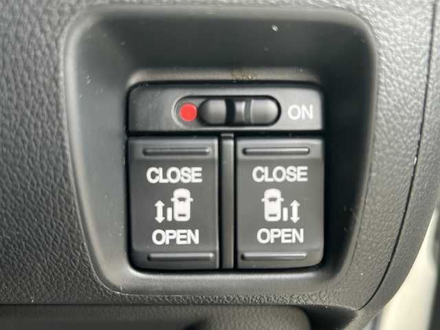 ホンダ Ｎ ＢＯＸ カスタム SSパッケージ 佐賀県 2014(平26)年 7.9万km プレミアムホワイトパール Carrozzeriaナビ/CTBA/両側パワースライドドア/ETC/革巻きステアリング/ステアリングリモコン/プッシュスタート/スマートキー/HIDヘッドライト/フォグライト/純正アルミホイール