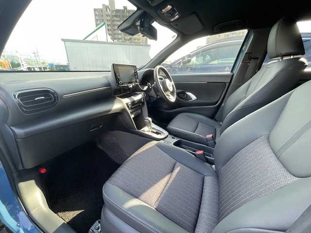 トヨタ ヤリスクロス Z 長野県 2023(令5)年 1万km グレイッシュブルー 禁煙車/8インチディスプレイオーディオ/（Bluetooth/Miracast）/セーフティセンス/・プリクラッシュセーフティ/・レーントレーシングアシスト/・レーダークルーズコントロール/・オートマチックハイビーム/・ロードサインアシスト/・先行車発進告知機能/・セカンダリーコリジョンブレーキ/・インテリジェントクリアランスソナー/バックカメラ/ビルトインETC/ドライブレコーダー機能付デジタルインナーミラー/ハーフレザーシート/運転席パワーシート/前席シートヒーター/革巻きステアリング/ステアリングスイッチ/ステアリングヒーター/電動パーキングブレーキ/ブレーキホールド/LEDヘッドライト/オートライト/スマートキー/Pスタート/電動格納ミラー/純正18インチAW/フロアマット