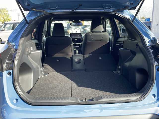 トヨタ ヤリスクロス Z 長野県 2023(令5)年 1万km グレイッシュブルー 禁煙車/8インチディスプレイオーディオ/（Bluetooth/Miracast）/セーフティセンス/・プリクラッシュセーフティ/・レーントレーシングアシスト/・レーダークルーズコントロール/・オートマチックハイビーム/・ロードサインアシスト/・先行車発進告知機能/・セカンダリーコリジョンブレーキ/・インテリジェントクリアランスソナー/バックカメラ/ビルトインETC/ドライブレコーダー機能付デジタルインナーミラー/ハーフレザーシート/運転席パワーシート/前席シートヒーター/革巻きステアリング/ステアリングスイッチ/ステアリングヒーター/電動パーキングブレーキ/ブレーキホールド/LEDヘッドライト/オートライト/スマートキー/Pスタート/電動格納ミラー/純正18インチAW/フロアマット