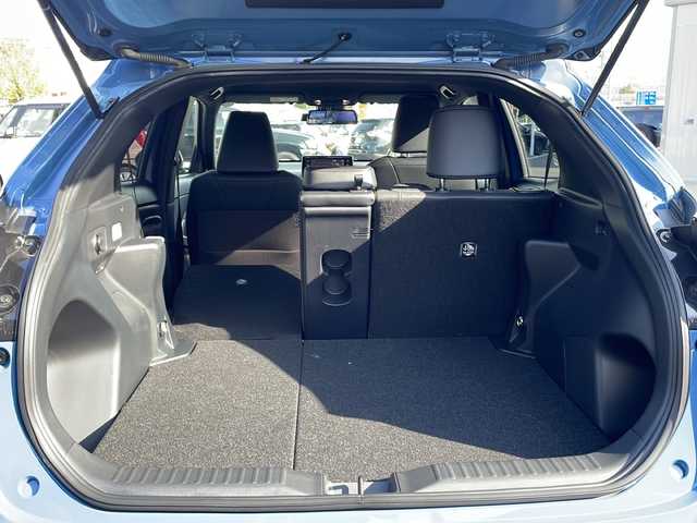 トヨタ ヤリスクロス Z 長野県 2023(令5)年 1万km グレイッシュブルー 禁煙車/8インチディスプレイオーディオ/（Bluetooth/Miracast）/セーフティセンス/・プリクラッシュセーフティ/・レーントレーシングアシスト/・レーダークルーズコントロール/・オートマチックハイビーム/・ロードサインアシスト/・先行車発進告知機能/・セカンダリーコリジョンブレーキ/・インテリジェントクリアランスソナー/バックカメラ/ビルトインETC/ドライブレコーダー機能付デジタルインナーミラー/ハーフレザーシート/運転席パワーシート/前席シートヒーター/革巻きステアリング/ステアリングスイッチ/ステアリングヒーター/電動パーキングブレーキ/ブレーキホールド/LEDヘッドライト/オートライト/スマートキー/Pスタート/電動格納ミラー/純正18インチAW/フロアマット