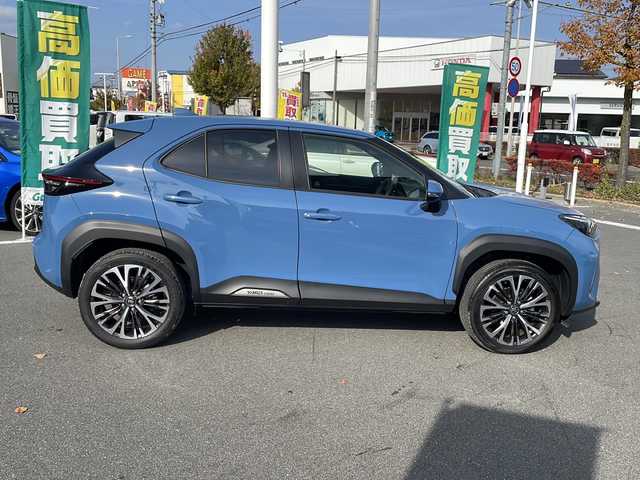 トヨタ ヤリスクロス Z 長野県 2023(令5)年 1万km グレイッシュブルー 禁煙車/8インチディスプレイオーディオ/（Bluetooth/Miracast）/セーフティセンス/・プリクラッシュセーフティ/・レーントレーシングアシスト/・レーダークルーズコントロール/・オートマチックハイビーム/・ロードサインアシスト/・先行車発進告知機能/・セカンダリーコリジョンブレーキ/・インテリジェントクリアランスソナー/バックカメラ/ビルトインETC/ドライブレコーダー機能付デジタルインナーミラー/ハーフレザーシート/運転席パワーシート/前席シートヒーター/革巻きステアリング/ステアリングスイッチ/ステアリングヒーター/電動パーキングブレーキ/ブレーキホールド/LEDヘッドライト/オートライト/スマートキー/Pスタート/電動格納ミラー/純正18インチAW/フロアマット