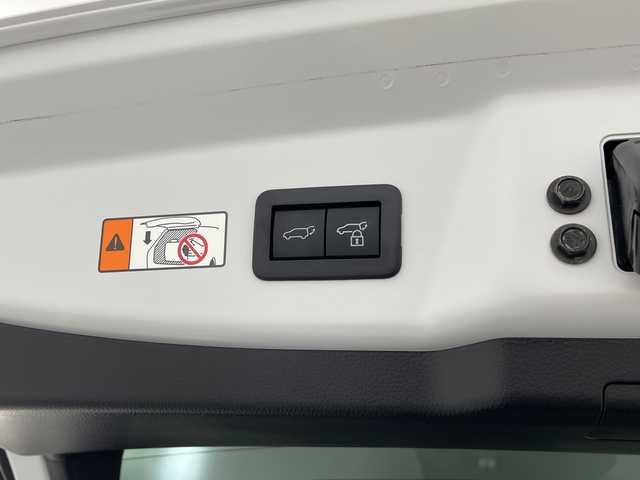 トヨタ プリウス Z 福島県 2024(令6)年 1.5万km プラチナホワイトパールマイカ /モデリスタエアロ　//１２．３インチ純正ナビ(AM/FM/BTA/TV)//全方位カメラ　//衝突被害軽減ブレーキ　//レーダークルーズコントロール　//シートヒーター(D/N)　//エアシート(D/N)　//パワーシート(D席のみ)　//電動リアゲート　//純正ビルトインＥＴＣ２．０　//置くだけ充電//ブラインドスポットモニター//ステアリングヒーター//インテリジェントルームミラー//100V電源//コーナーセンサー(前後)//USB入力端子//スペアキー//LEDヘッドライト