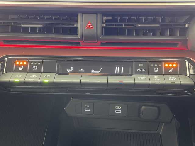 トヨタ プリウス Z 福島県 2024(令6)年 1.5万km プラチナホワイトパールマイカ /モデリスタエアロ　//１２．３インチ純正ナビ(AM/FM/BTA/TV)//全方位カメラ　//衝突被害軽減ブレーキ　//レーダークルーズコントロール　//シートヒーター(D/N)　//エアシート(D/N)　//パワーシート(D席のみ)　//電動リアゲート　//純正ビルトインＥＴＣ２．０　//置くだけ充電//ブラインドスポットモニター//ステアリングヒーター//インテリジェントルームミラー//100V電源//コーナーセンサー(前後)//USB入力端子//スペアキー//LEDヘッドライト