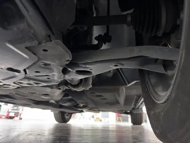 マツダ ＣＸ－５ XD Lパッケージ 三重県 2018(平30)年 6.6万km マシーングレープレミアムM ディーゼル・ターボ/FF/MTモード付フロア6AT/純正 8インチナビ/（FM/AM/aha/Stitcher/Bluetooth/USB/CD*/AUX/DVD*/TV*）/360°ビュー・モニター*/BOSEサウンドシステム*/ドライブレコーダー 前方/ETC/安全/●車間認知支援システム/●スマートブレーキサポート/●スマートシティブレーキサポート/●車線逸脱警報/●レーンキープアシストシステム/●レーダークルーズコントロール/●BSMシステム（RCTA機能付）/●交通標識認識システム/●ドライバーアテンションアラート/●パーキングセンサーシステム 前後*/装備/・本革シート（黒）/・パワーシート（D10way/N6way）/・シートヒーター（D/N/2nd左右）/・ステアリングヒーター/・パワーテールゲート/・アクティブドライビングディスプレイ（HUD）/・左右独立オートエアコン/・オートライト/・LEDヘッドランプ/・ハイビームコントロールシステム（HBC）/・レインセンサーワイパー/・電子パーキングブレーキ＆オートホールド/・ステアリングスイッチ/・プッシュスタート/・純正17inAW/・スマートキーx2/・保/取/ナビ取/など/*…メーカーOP