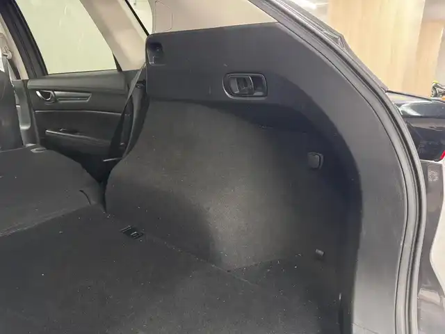 マツダ ＣＸ－５ XD Lパッケージ 三重県 2018(平30)年 6.6万km マシーングレープレミアムM ディーゼル・ターボ/FF/MTモード付フロア6AT/純正 8インチナビ/（FM/AM/aha/Stitcher/Bluetooth/USB/CD*/AUX/DVD*/TV*）/360°ビュー・モニター*/BOSEサウンドシステム*/ドライブレコーダー 前方/ETC/安全/●車間認知支援システム/●スマートブレーキサポート/●スマートシティブレーキサポート/●車線逸脱警報/●レーンキープアシストシステム/●レーダークルーズコントロール/●BSMシステム（RCTA機能付）/●交通標識認識システム/●ドライバーアテンションアラート/●パーキングセンサーシステム 前後*/装備/・本革シート（黒）/・パワーシート（D10way/N6way）/・シートヒーター（D/N/2nd左右）/・ステアリングヒーター/・パワーテールゲート/・アクティブドライビングディスプレイ（HUD）/・左右独立オートエアコン/・オートライト/・LEDヘッドランプ/・ハイビームコントロールシステム（HBC）/・レインセンサーワイパー/・電子パーキングブレーキ＆オートホールド/・ステアリングスイッチ/・プッシュスタート/・純正17inAW/・スマートキーx2/・保/取/ナビ取/など/*…メーカーOP