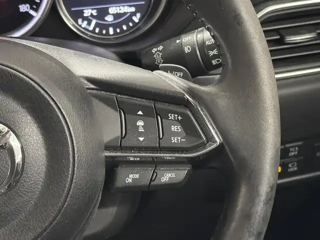 マツダ ＣＸ－５ XD Lパッケージ 三重県 2018(平30)年 6.6万km マシーングレープレミアムM ディーゼル・ターボ/FF/MTモード付フロア6AT/純正 8インチナビ/（FM/AM/aha/Stitcher/Bluetooth/USB/CD*/AUX/DVD*/TV*）/360°ビュー・モニター*/BOSEサウンドシステム*/ドライブレコーダー 前方/ETC/安全/●車間認知支援システム/●スマートブレーキサポート/●スマートシティブレーキサポート/●車線逸脱警報/●レーンキープアシストシステム/●レーダークルーズコントロール/●BSMシステム（RCTA機能付）/●交通標識認識システム/●ドライバーアテンションアラート/●パーキングセンサーシステム 前後*/装備/・本革シート（黒）/・パワーシート（D10way/N6way）/・シートヒーター（D/N/2nd左右）/・ステアリングヒーター/・パワーテールゲート/・アクティブドライビングディスプレイ（HUD）/・左右独立オートエアコン/・オートライト/・LEDヘッドランプ/・ハイビームコントロールシステム（HBC）/・レインセンサーワイパー/・電子パーキングブレーキ＆オートホールド/・ステアリングスイッチ/・プッシュスタート/・純正17inAW/・スマートキーx2/・保/取/ナビ取/など/*…メーカーOP