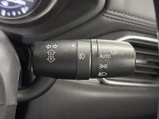 マツダ ＣＸ－５ XD Lパッケージ 三重県 2018(平30)年 6.6万km マシーングレープレミアムM ディーゼル・ターボ/FF/MTモード付フロア6AT/純正 8インチナビ/（FM/AM/aha/Stitcher/Bluetooth/USB/CD*/AUX/DVD*/TV*）/360°ビュー・モニター*/BOSEサウンドシステム*/ドライブレコーダー 前方/ETC/安全/●車間認知支援システム/●スマートブレーキサポート/●スマートシティブレーキサポート/●車線逸脱警報/●レーンキープアシストシステム/●レーダークルーズコントロール/●BSMシステム（RCTA機能付）/●交通標識認識システム/●ドライバーアテンションアラート/●パーキングセンサーシステム 前後*/装備/・本革シート（黒）/・パワーシート（D10way/N6way）/・シートヒーター（D/N/2nd左右）/・ステアリングヒーター/・パワーテールゲート/・アクティブドライビングディスプレイ（HUD）/・左右独立オートエアコン/・オートライト/・LEDヘッドランプ/・ハイビームコントロールシステム（HBC）/・レインセンサーワイパー/・電子パーキングブレーキ＆オートホールド/・ステアリングスイッチ/・プッシュスタート/・純正17inAW/・スマートキーx2/・保/取/ナビ取/など/*…メーカーOP