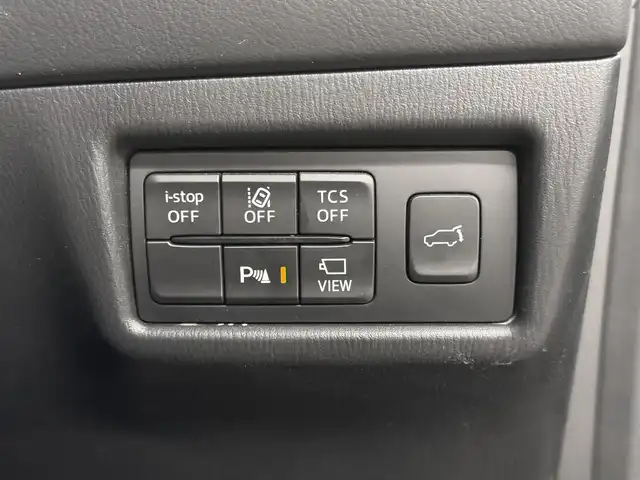 マツダ ＣＸ－５ XD Lパッケージ 三重県 2018(平30)年 6.6万km マシーングレープレミアムM ディーゼル・ターボ/FF/MTモード付フロア6AT/純正 8インチナビ/（FM/AM/aha/Stitcher/Bluetooth/USB/CD*/AUX/DVD*/TV*）/360°ビュー・モニター*/BOSEサウンドシステム*/ドライブレコーダー 前方/ETC/安全/●車間認知支援システム/●スマートブレーキサポート/●スマートシティブレーキサポート/●車線逸脱警報/●レーンキープアシストシステム/●レーダークルーズコントロール/●BSMシステム（RCTA機能付）/●交通標識認識システム/●ドライバーアテンションアラート/●パーキングセンサーシステム 前後*/装備/・本革シート（黒）/・パワーシート（D10way/N6way）/・シートヒーター（D/N/2nd左右）/・ステアリングヒーター/・パワーテールゲート/・アクティブドライビングディスプレイ（HUD）/・左右独立オートエアコン/・オートライト/・LEDヘッドランプ/・ハイビームコントロールシステム（HBC）/・レインセンサーワイパー/・電子パーキングブレーキ＆オートホールド/・ステアリングスイッチ/・プッシュスタート/・純正17inAW/・スマートキーx2/・保/取/ナビ取/など/*…メーカーOP