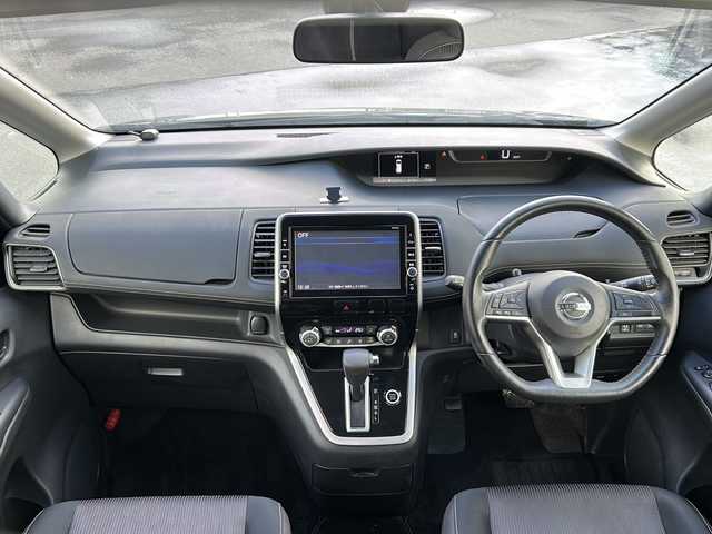 日産 セレナ ハイウェイスター 青森県 2017(平29)年 7.8万km ダイヤモンドブラック ・4WD/・純正9インチナビ/・純正フリップダウンモニター/・フルセグ/・Bluetooth/・エンジンスターター/・両側パワースライドドア/・衝突軽減ブレーキ/・レーンキープアシスト/・レーダークルーズコントロール/・プッシュスタート/・スマートキー/・ETC/・純正15AW/・純正LEDヘッドライト/・純正フォグライト