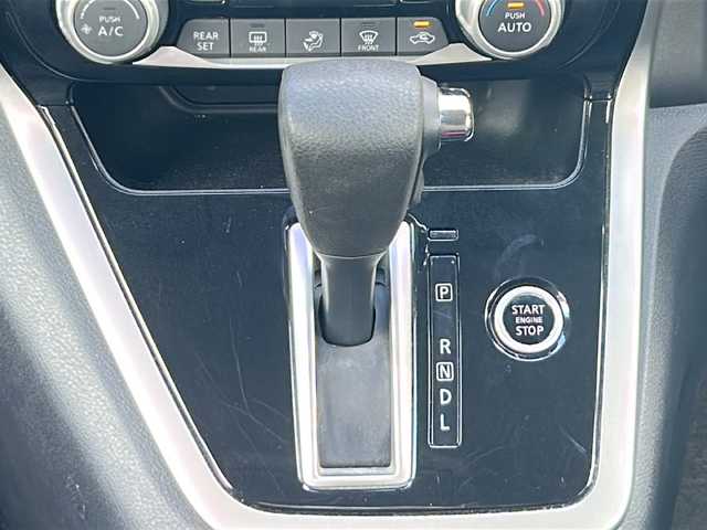 日産 セレナ ハイウェイスター 青森県 2017(平29)年 7.8万km ダイヤモンドブラック ・4WD/・純正9インチナビ/・純正フリップダウンモニター/・フルセグ/・Bluetooth/・エンジンスターター/・両側パワースライドドア/・衝突軽減ブレーキ/・レーンキープアシスト/・レーダークルーズコントロール/・プッシュスタート/・スマートキー/・ETC/・純正15AW/・純正LEDヘッドライト/・純正フォグライト