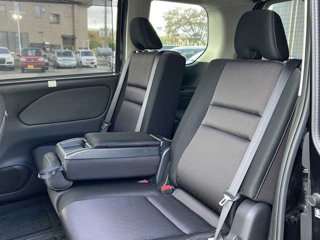 日産 セレナ ハイウェイスター 青森県 2017(平29)年 7.8万km ダイヤモンドブラック ・4WD/・純正9インチナビ/・純正フリップダウンモニター/・フルセグ/・Bluetooth/・エンジンスターター/・両側パワースライドドア/・衝突軽減ブレーキ/・レーンキープアシスト/・レーダークルーズコントロール/・プッシュスタート/・スマートキー/・ETC/・純正15AW/・純正LEDヘッドライト/・純正フォグライト