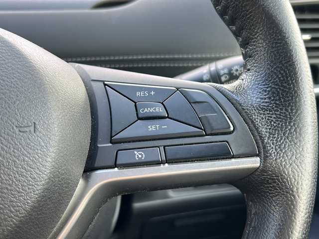 日産 セレナ ハイウェイスター 青森県 2017(平29)年 7.8万km ダイヤモンドブラック ・4WD/・純正9インチナビ/・純正フリップダウンモニター/・フルセグ/・Bluetooth/・エンジンスターター/・両側パワースライドドア/・衝突軽減ブレーキ/・レーンキープアシスト/・レーダークルーズコントロール/・プッシュスタート/・スマートキー/・ETC/・純正15AW/・純正LEDヘッドライト/・純正フォグライト