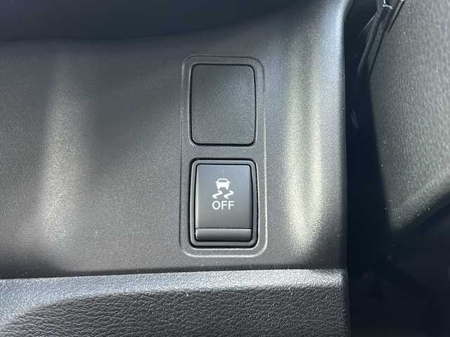 日産 セレナ ハイウェイスター 青森県 2017(平29)年 7.8万km ダイヤモンドブラック ・4WD/・純正9インチナビ/・純正フリップダウンモニター/・フルセグ/・Bluetooth/・エンジンスターター/・両側パワースライドドア/・衝突軽減ブレーキ/・レーンキープアシスト/・レーダークルーズコントロール/・プッシュスタート/・スマートキー/・ETC/・純正15AW/・純正LEDヘッドライト/・純正フォグライト