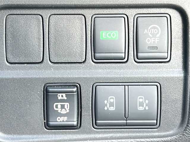 日産 セレナ ハイウェイスター 青森県 2017(平29)年 7.8万km ダイヤモンドブラック ・4WD/・純正9インチナビ/・純正フリップダウンモニター/・フルセグ/・Bluetooth/・エンジンスターター/・両側パワースライドドア/・衝突軽減ブレーキ/・レーンキープアシスト/・レーダークルーズコントロール/・プッシュスタート/・スマートキー/・ETC/・純正15AW/・純正LEDヘッドライト/・純正フォグライト