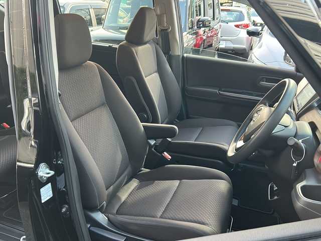 ホンダ フリード G 広島県 2022(令4)年 1.8万km クリスタルブラックパール 禁煙/純正9インチナビ/CD/DVD/DTV/Bluetooth/バックカメラ/両側パワースライドドア/シートヒーター/LEDオートライト/ビルトインETC/前後ドライブレコーダー/ステアリングスイッチ/純正アルミホイール/フロアマット/ドアバイザー/アイドリングストップ/スマートキー/スペアキー/プッシュスタート