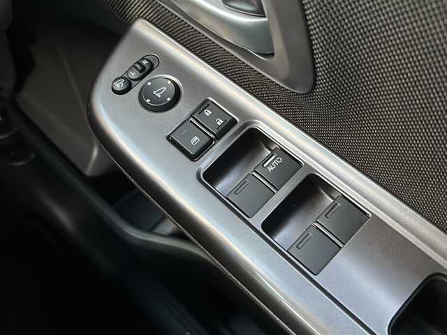 ホンダ フリード G 広島県 2022(令4)年 1.8万km クリスタルブラックパール 禁煙/純正9インチナビ/CD/DVD/DTV/Bluetooth/バックカメラ/両側パワースライドドア/シートヒーター/LEDオートライト/ビルトインETC/前後ドライブレコーダー/ステアリングスイッチ/純正アルミホイール/フロアマット/ドアバイザー/アイドリングストップ/スマートキー/スペアキー/プッシュスタート