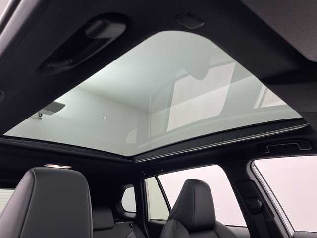 トヨタ カローラ クロス ハイブリッド Z 群馬県 2025(令7)年 0.1万km プラチナホワイトパールマイカ パノラマルーフ　/純正１０．５型ナビ　/全周囲カメラ　/トヨタチームメイト（アドバンストパーク＋パーキングサポートブレーキ）/ＢＳＭ　/＝＝＝＝＝＝＝＝＝＝＝＝＝＝＝＝＝＝＝＝＝＝＝/レザーシート　/シートヒーター／シートベンチレーション　/ＥＴＣ２．０　/ハンドルヒーター　/電動リアゲート　/ＬＥＤライト　/禁煙車