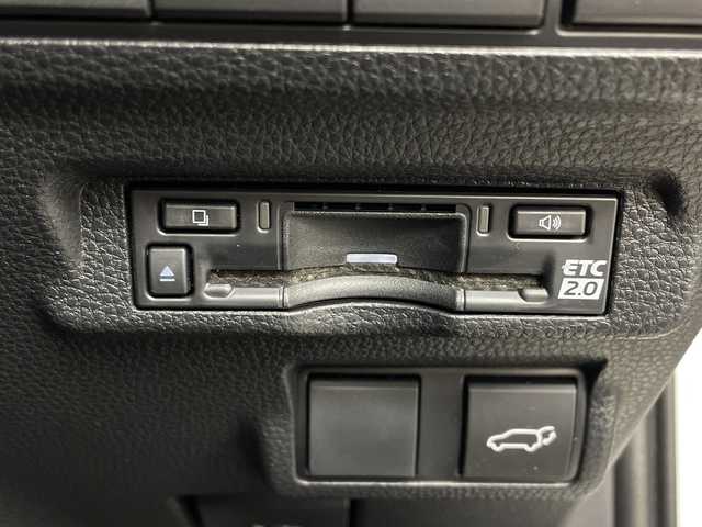 トヨタ カローラ クロス ハイブリッド Z 群馬県 2025(令7)年 0.1万km プラチナホワイトパールマイカ パノラマルーフ　/純正１０．５型ナビ　/全周囲カメラ　/トヨタチームメイト（アドバンストパーク＋パーキングサポートブレーキ）/ＢＳＭ　/＝＝＝＝＝＝＝＝＝＝＝＝＝＝＝＝＝＝＝＝＝＝＝/レザーシート　/シートヒーター／シートベンチレーション　/ＥＴＣ２．０　/ハンドルヒーター　/電動リアゲート　/ＬＥＤライト　/禁煙車